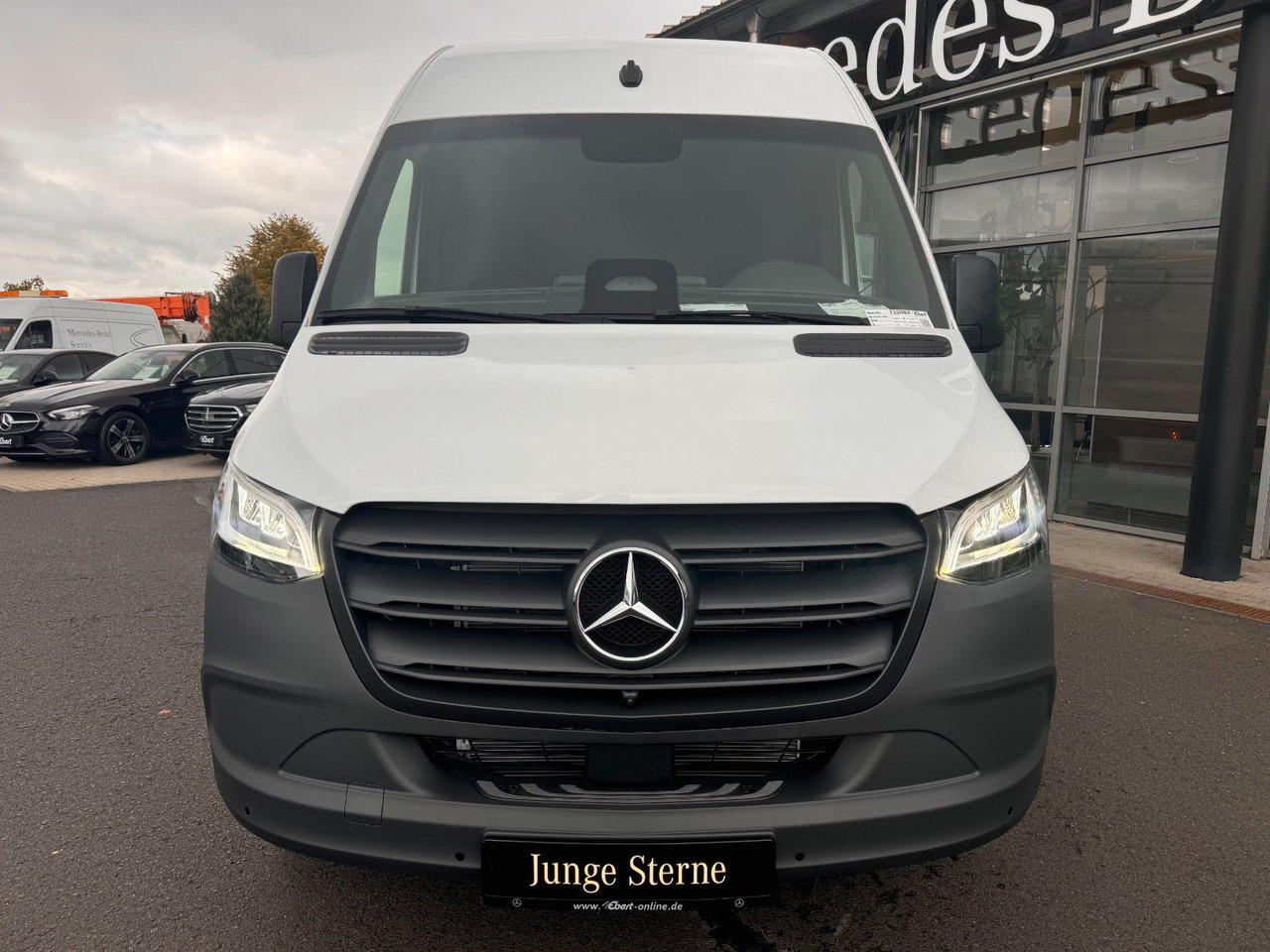 Mercedes-Benz Sprinter 319 CDI Extralang DISTRONIC Kamera LED - Товарно комбе: слика 2 Mercedes-Benz Sprinter 319 CDI Extralang DISTRONIC Kamera LED - Товарно комбе: слика 2