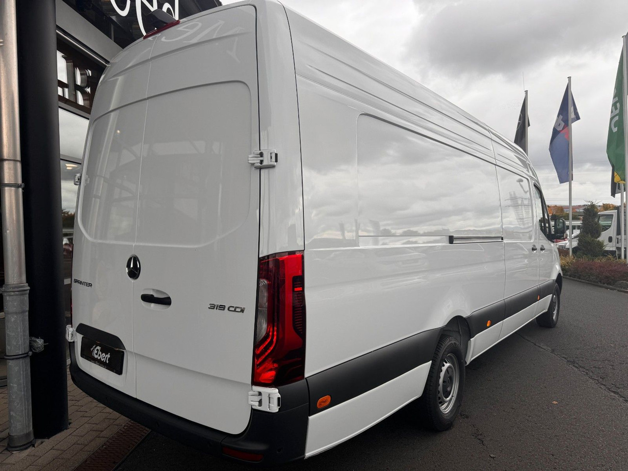 Mercedes-Benz Sprinter 319 CDI Extralang DISTRONIC Kamera LED - Товарно комбе: слика 4 Mercedes-Benz Sprinter 319 CDI Extralang DISTRONIC Kamera LED - Товарно комбе: слика 4