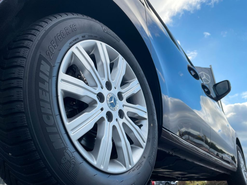 Автомобил Mercedes-Benz T 180 Power Plus Autom Kamera AHK LED MBUX: слика 7