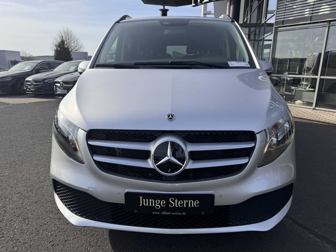 Mercedes-Benz V 220 d EDITION DISTRONIC MBUX Kamera 6Sitze - Автомобил: слика 2 Mercedes-Benz V 220 d EDITION DISTRONIC MBUX Kamera 6Sitze - Автомобил: слика 2