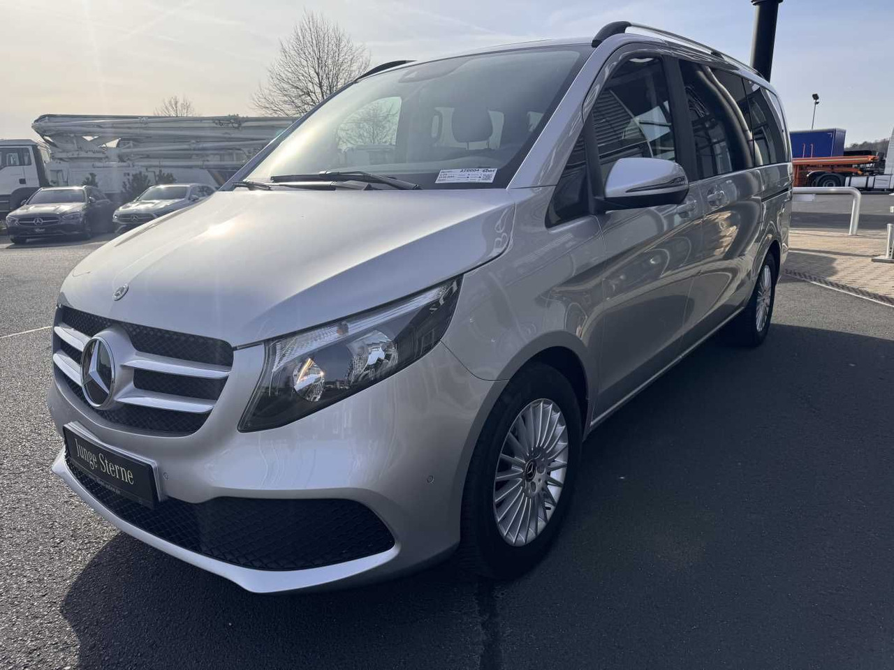 Mercedes-Benz V 220 d EDITION DISTRONIC MBUX Kamera 6Sitze - Автомобил: слика 3 Mercedes-Benz V 220 d EDITION DISTRONIC MBUX Kamera 6Sitze - Автомобил: слика 3