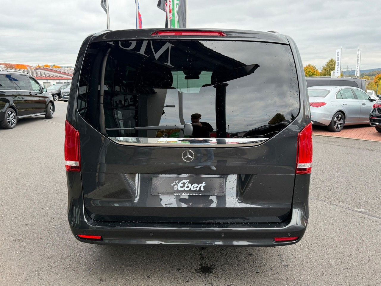 Mercedes-Benz V 250 AVANTGARDE ED AHK Tisch 6Sitze - Патничко комбе: слика 5 Mercedes-Benz V 250 AVANTGARDE ED AHK Tisch 6Sitze - Патничко комбе: слика 5