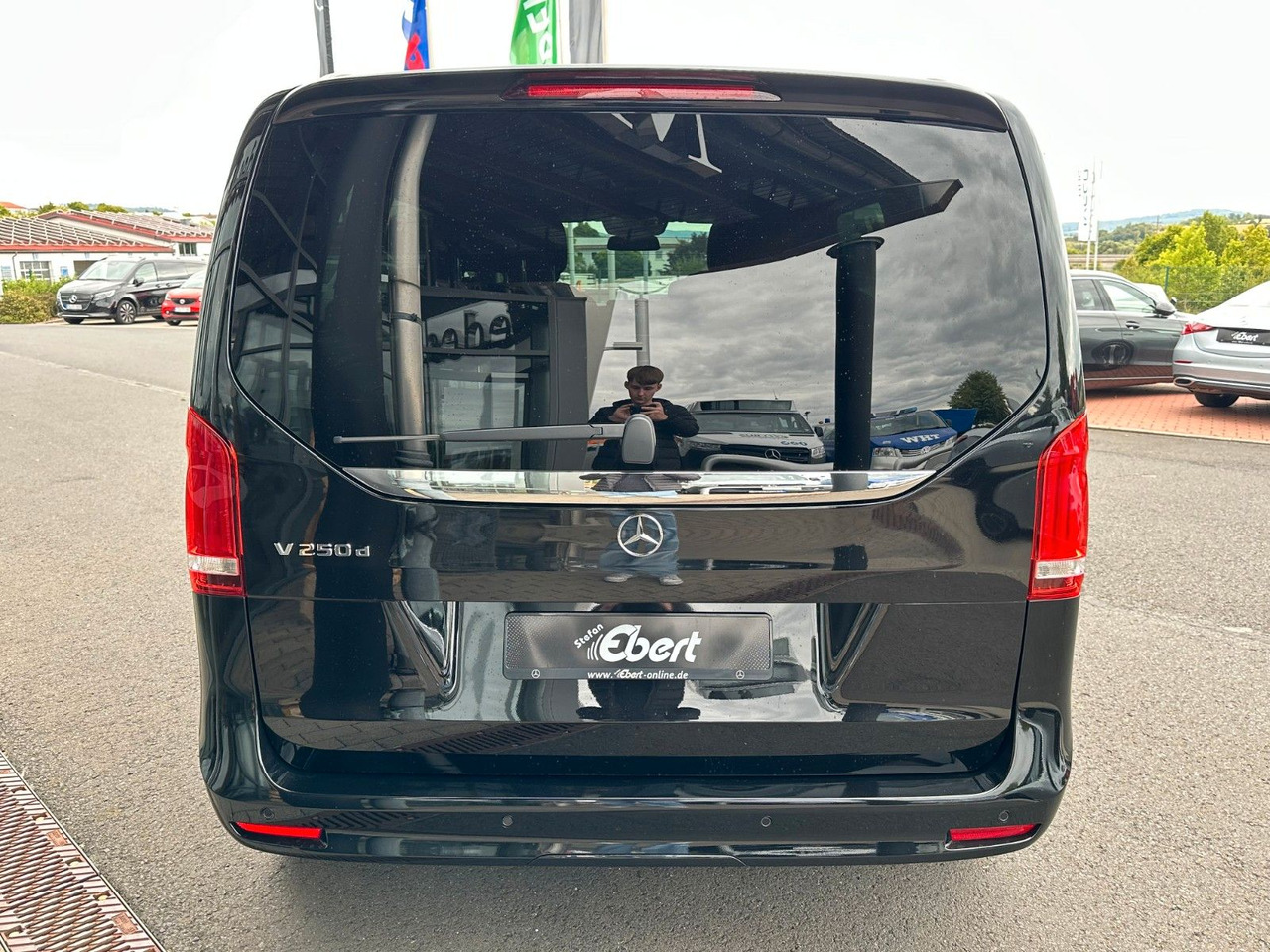 Mercedes-Benz V 250 d EDITION AMG Kompakt ILS elektr Türen - Караван: слика 5 Mercedes-Benz V 250 d EDITION AMG Kompakt ILS elektr Türen - Караван: слика 5