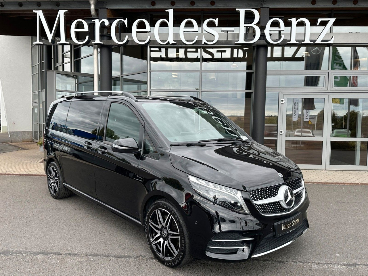 Mercedes-Benz V 250 d EDITION AMG Kompakt ILS elektr Türen - Караван: слика 1 Mercedes-Benz V 250 d EDITION AMG Kompakt ILS elektr Türen - Караван: слика 1