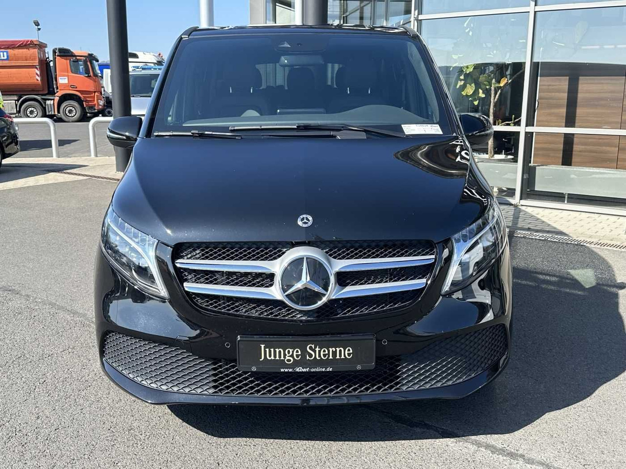 Mercedes-Benz V 250 d EDITION Leder Kamera ILS 7Sitze - Автомобил: слика 2 Mercedes-Benz V 250 d EDITION Leder Kamera ILS 7Sitze - Автомобил: слика 2
