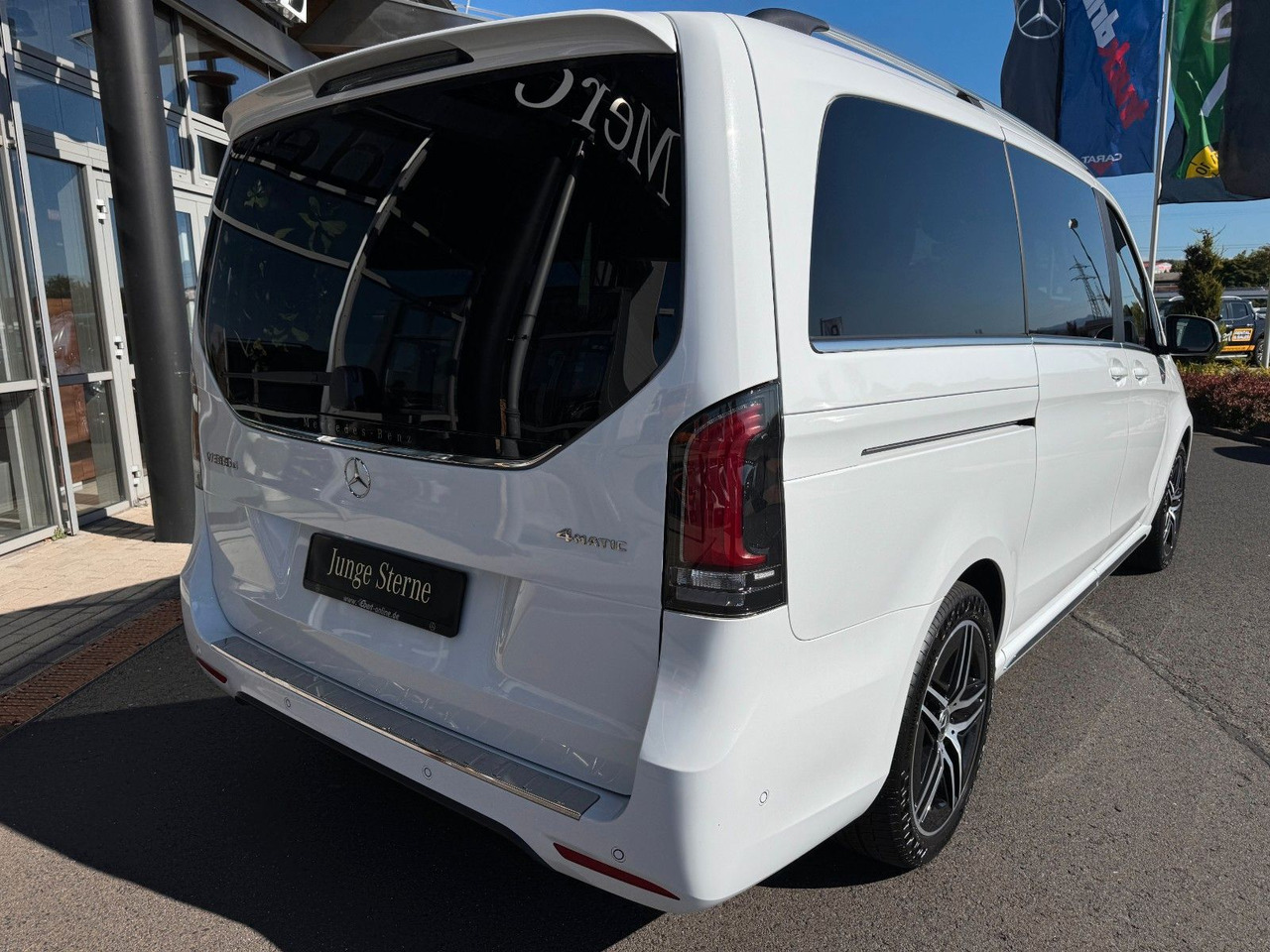 Mercedes-Benz V 300 d 4MATIC EXCLUSIVE AMG Tische AHK2,5to - Патничко комбе: слика 4 Mercedes-Benz V 300 d 4MATIC EXCLUSIVE AMG Tische AHK2,5to - Патничко комбе: слика 4