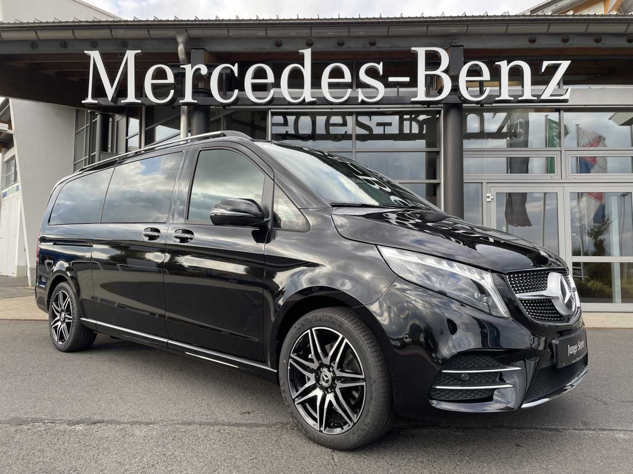 Mercedes-Benz V 300 d AVA 4MATIC AMG Kühlschrank AIRMATIC - Караван: слика 1 Mercedes-Benz V 300 d AVA 4MATIC AMG Kühlschrank AIRMATIC - Караван: слика 1