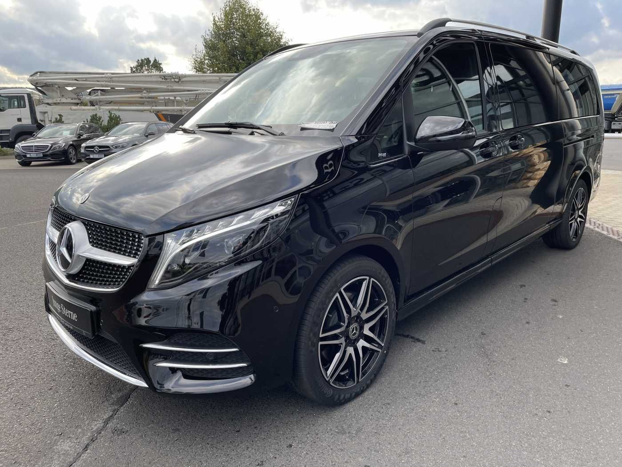 Mercedes-Benz V 300 d AVA 4MATIC AMG Kühlschrank AIRMATIC - Караван: слика 2 Mercedes-Benz V 300 d AVA 4MATIC AMG Kühlschrank AIRMATIC - Караван: слика 2