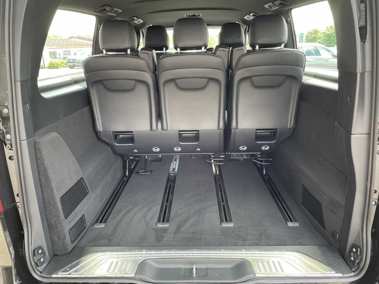 Mercedes-Benz V 300 d AVA 4MATIC AMG Kühlschrank AIRMATIC - Караван: слика 5 Mercedes-Benz V 300 d AVA 4MATIC AMG Kühlschrank AIRMATIC - Караван: слика 5