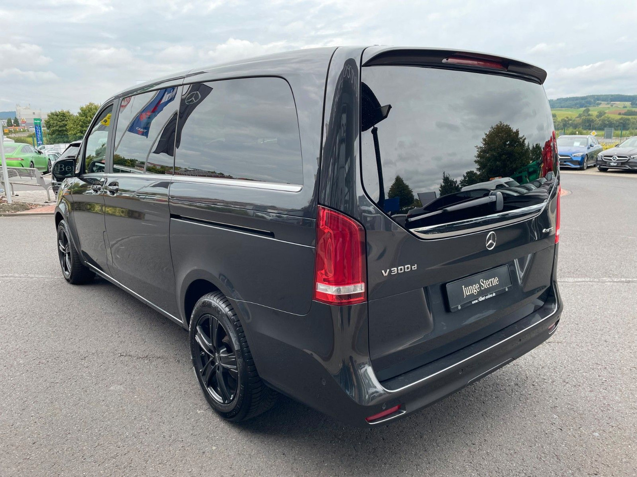 Mercedes-Benz V 300 d AVA ED 4MATIC Sitzklima Burmester 6Sitze - Караван: слика 3 Mercedes-Benz V 300 d AVA ED 4MATIC Sitzklima Burmester 6Sitze - Караван: слика 3