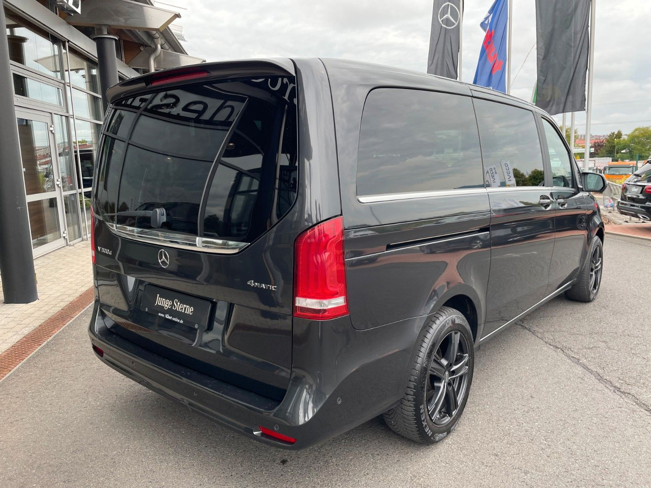Mercedes-Benz V 300 d AVA ED 4MATIC Sitzklima Burmester 6Sitze - Патничко комбе: слика 4 Mercedes-Benz V 300 d AVA ED 4MATIC Sitzklima Burmester 6Sitze - Патничко комбе: слика 4