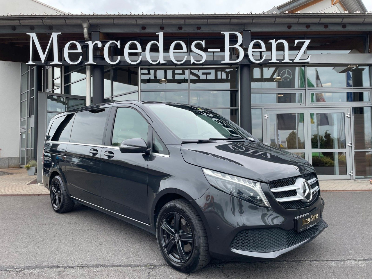 Mercedes-Benz V 300 d AVA ED 4MATIC Sitzklima Burmester 6Sitze - Патничко комбе: слика 1 Mercedes-Benz V 300 d AVA ED 4MATIC Sitzklima Burmester 6Sitze - Патничко комбе: слика 1