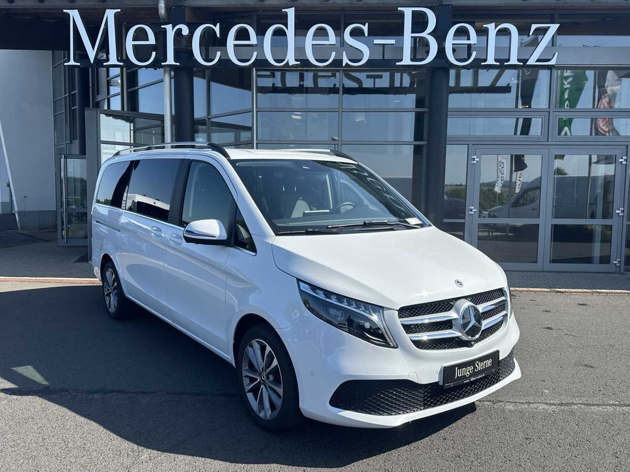 Mercedes-Benz V 300 d AVA ED 6Sitze Burmester 360Kamera el Tür - Автомобил: слика 1 Mercedes-Benz V 300 d AVA ED 6Sitze Burmester 360Kamera el Tür - Автомобил: слика 1