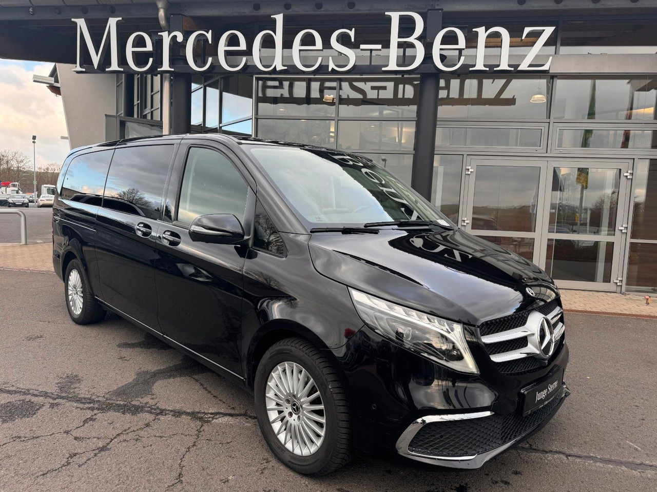 Mercedes-Benz V 300 d AVA Extralang 4MATIC AHK Stdh DISTRONIC - Караван: слика 1 Mercedes-Benz V 300 d AVA Extralang 4MATIC AHK Stdh DISTRONIC - Караван: слика 1