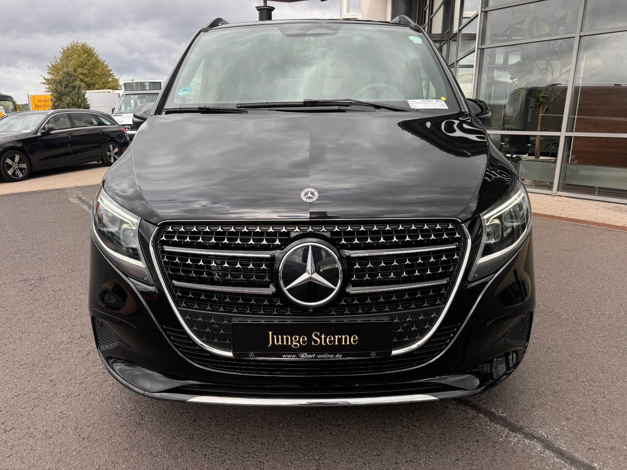 Mercedes-Benz V 300 d AVANTGARDE Extralang 360Kamera Standheiz - Караван: слика 2 Mercedes-Benz V 300 d AVANTGARDE Extralang 360Kamera Standheiz - Караван: слика 2