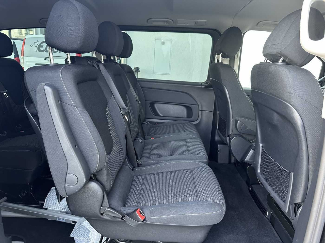 Автомобил Mercedes-Benz V 300 d EDITION 4MATIC DISTRONIC AHK LED Kamera: слика 10 Автомобил Mercedes-Benz V 300 d EDITION 4MATIC DISTRONIC AHK LED Kamera: слика 10