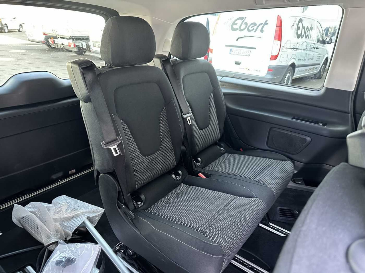 Автомобил Mercedes-Benz V 300 d EDITION 4MATIC DISTRONIC AHK LED Kamera: слика 9 Автомобил Mercedes-Benz V 300 d EDITION 4MATIC DISTRONIC AHK LED Kamera: слика 9