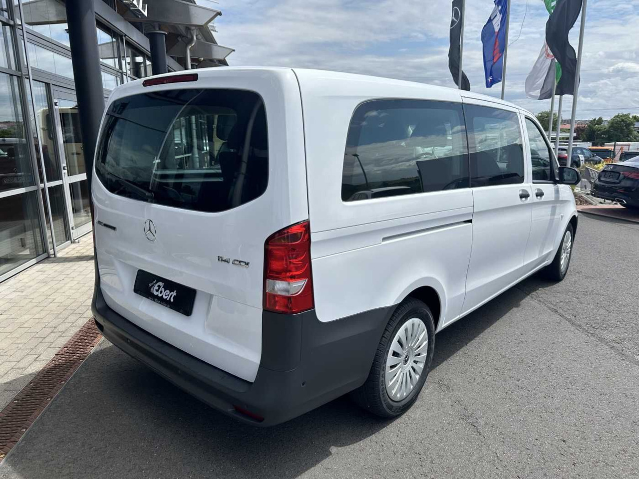 Mercedes-Benz Vito 114 CDI Tourer 9G Klima Audio40 Extralang - Патничко комбе: слика 4 Mercedes-Benz Vito 114 CDI Tourer 9G Klima Audio40 Extralang - Патничко комбе: слика 4