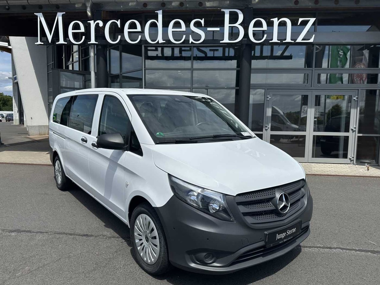 Mercedes-Benz Vito 114 CDI Tourer 9G Klima Audio40 Extralang - Патничко комбе: слика 1 Mercedes-Benz Vito 114 CDI Tourer 9G Klima Audio40 Extralang - Патничко комбе: слика 1