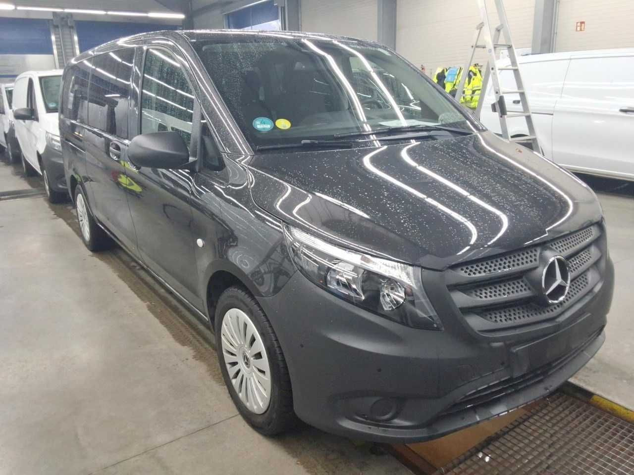 Mercedes-Benz Vito 116 CDI Tourer 2xKlima AHK Kamera Audio40 - Патничко комбе: слика 2 Mercedes-Benz Vito 116 CDI Tourer 2xKlima AHK Kamera Audio40 - Патничко комбе: слика 2