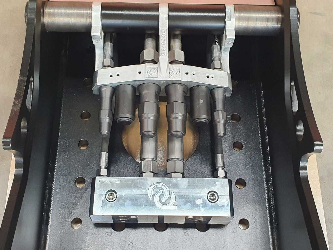 Брза спојка OilQuick OQ70/55 Adapterplatte für Westtech NEU: слика 9 Брза спојка OilQuick OQ70/55 Adapterplatte für Westtech NEU: слика 9