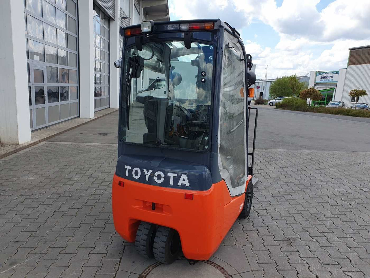 Toyota 8FBET15 / Triplex: 4.30m / nur 393h! / SS - Електричен вилушкар: слика 4 Toyota 8FBET15 / Triplex: 4.30m / nur 393h! / SS - Електричен вилушкар: слика 4