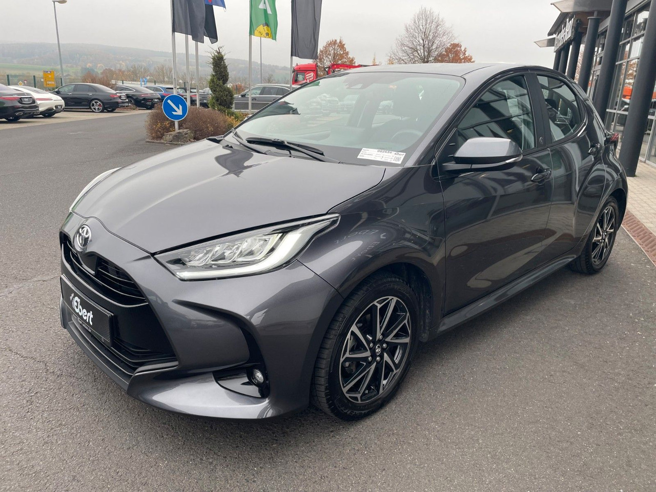 Toyota Yaris 1.5 VVT-iE Aut. Team D AHK+R-Kamera+SHZ - Автомобил: слика 3 Toyota Yaris 1.5 VVT-iE Aut. Team D AHK+R-Kamera+SHZ - Автомобил: слика 3