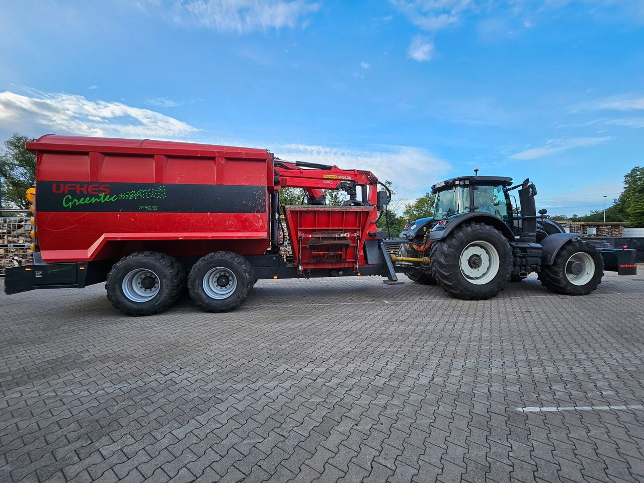 Valtra S374 / nur: 1.980h! / 06.2017 / Holzhacker - Кршач на дрва: слика 1 Valtra S374 / nur: 1.980h! / 06.2017 / Holzhacker - Кршач на дрва: слика 1