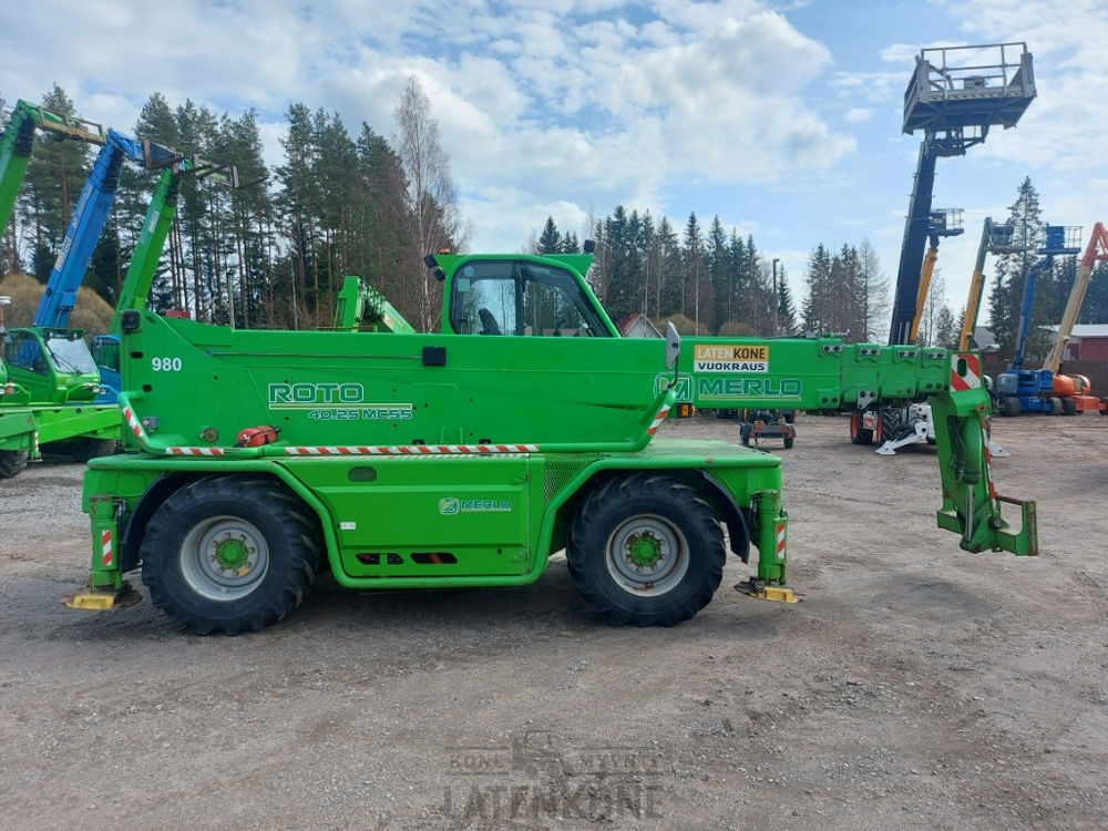 Merlo Roto 40.25MCSS with basket, remote and jib - Телескопски ракувач: слика 5 Merlo Roto 40.25MCSS with basket, remote and jib - Телескопски ракувач: слика 5