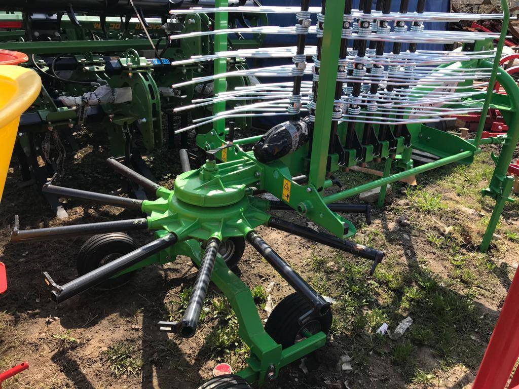 Inter-Tech Rotary Rake ZKT-420, 4.2 m - Превртувач и гребло: слика 4 Inter-Tech Rotary Rake ZKT-420, 4.2 m - Превртувач и гребло: слика 4