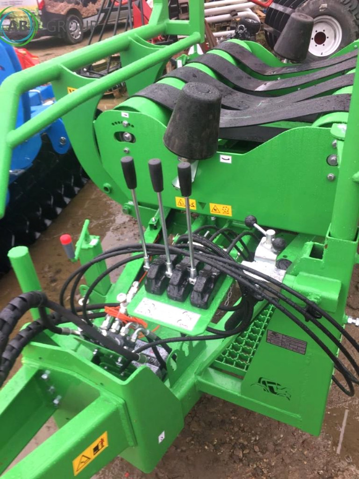 Inter-Tech self loading bale wrap GO01 - Обмотувач на бали: слика 3 Inter-Tech self loading bale wrap GO01 - Обмотувач на бали: слика 3