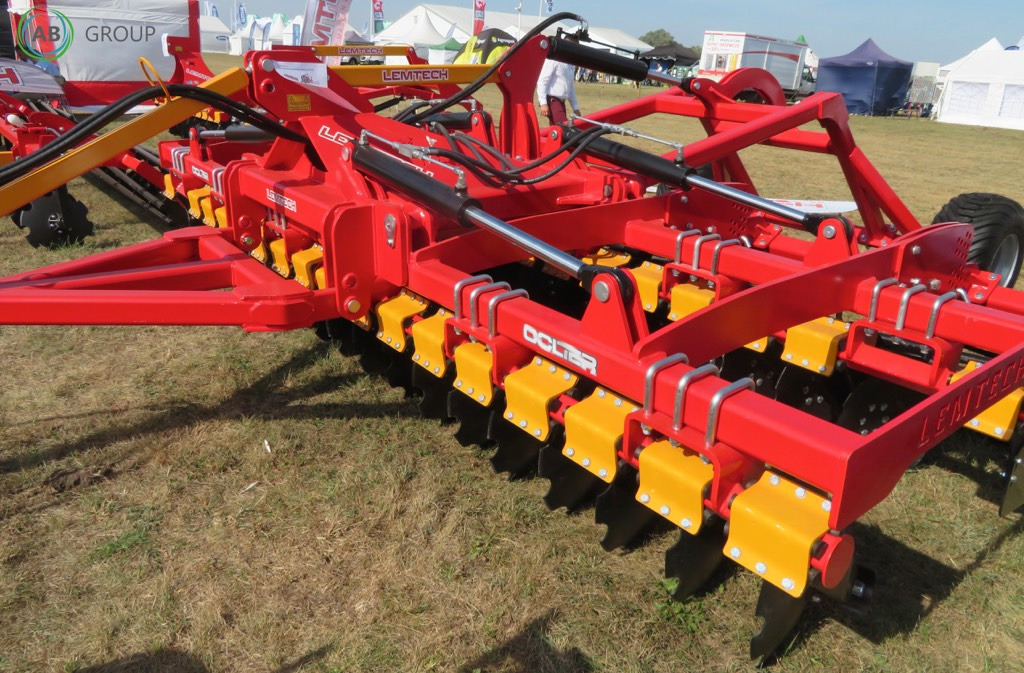 Lemtech hydraulic disc harrow with a Colter BTH45 4.5 m transport trolley - Ситнач со дискови: слика 2 Lemtech hydraulic disc harrow with a Colter BTH45 4.5 m transport trolley - Ситнач со дискови: слика 2