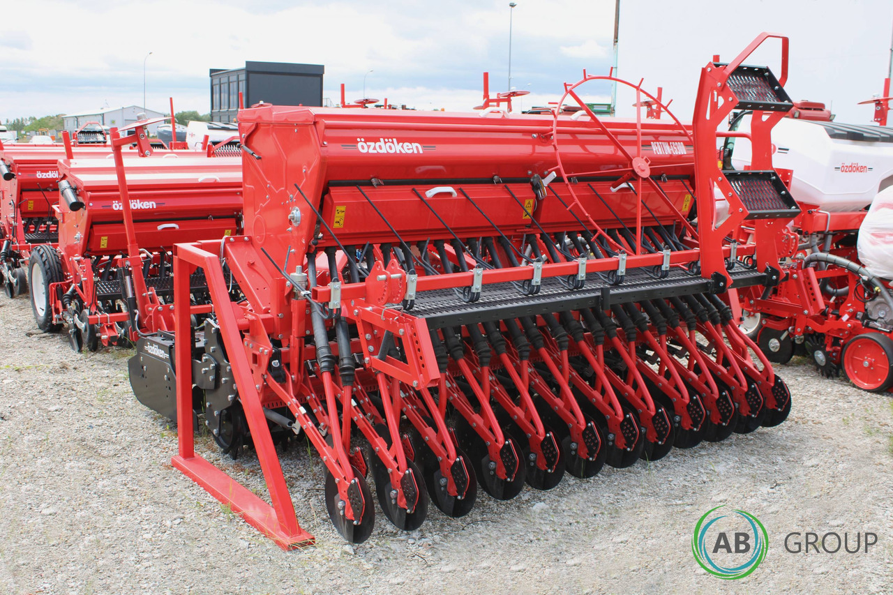 Seedbed and seeding unit mounted on Ozdoken Pertum CS-300 active harrow – single-disc coulter, Packer roller - Комбајнска семенска дупчалка: слика 2 Seedbed and seeding unit mounted on Ozdoken Pertum CS-300 active harrow – single-disc coulter, Packer roller - Комбајнска семенска дупчалка: слика 2