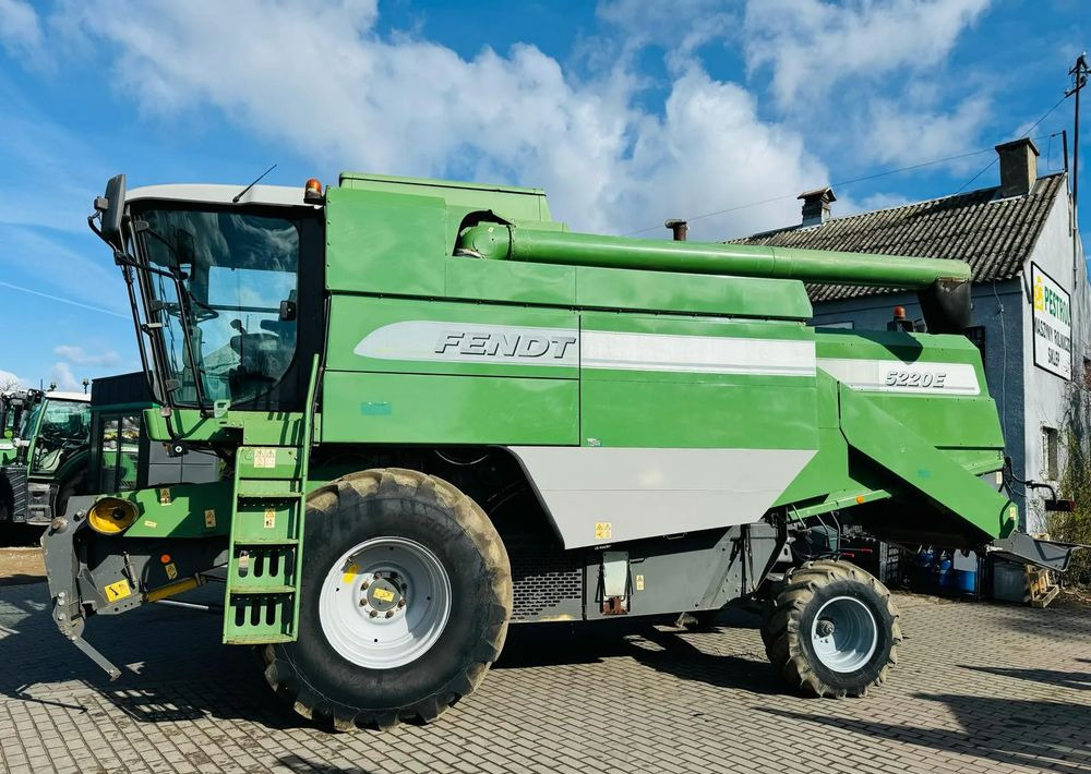 Fendt 5220E - Комбајн: слика 1 Fendt 5220E - Комбајн: слика 1