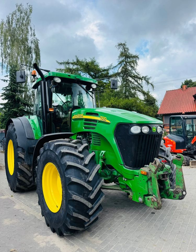 John Deere 7920 - Трактор: слика 1 John Deere 7920 - Трактор: слика 1