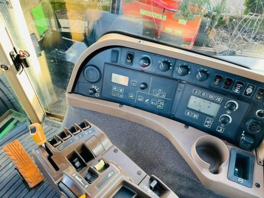 John Deere 8130 - Трактор: слика 5 John Deere 8130 - Трактор: слика 5