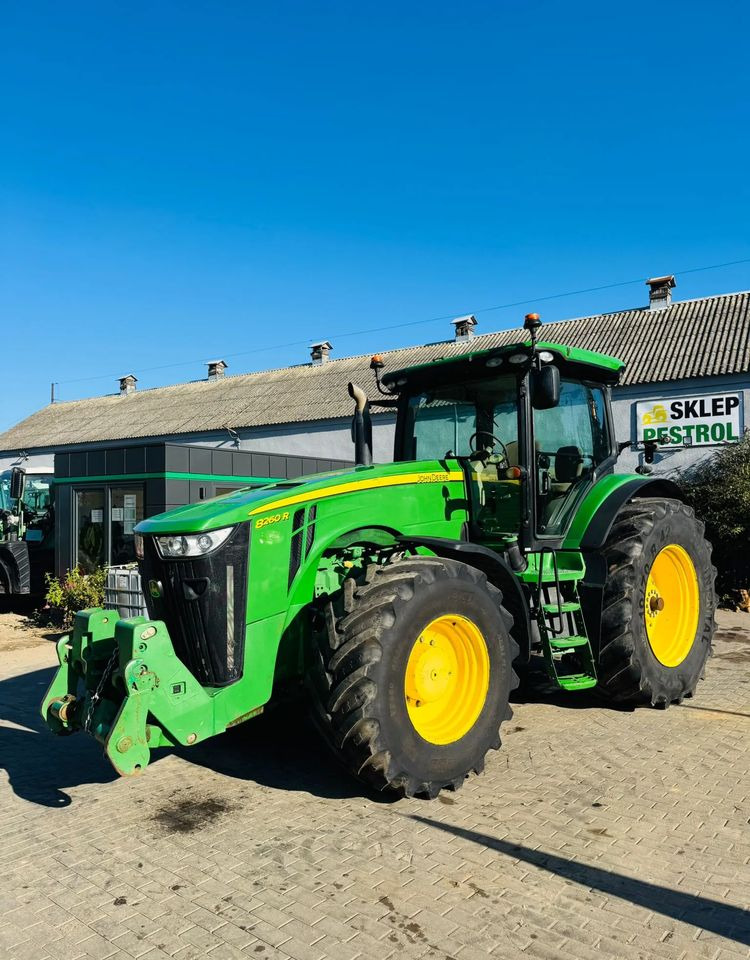 John Deere 8260R - Трактор: слика 1 John Deere 8260R - Трактор: слика 1