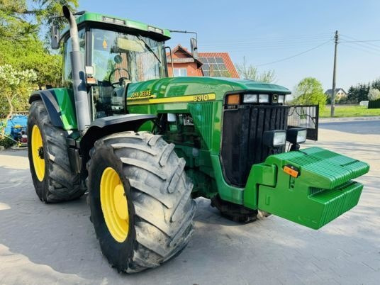 John Deere 8310 - Трактор: слика 1 John Deere 8310 - Трактор: слика 1
