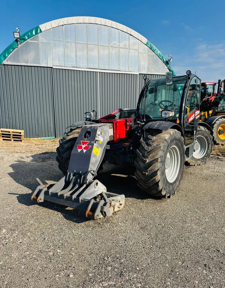 Massey Ferguson TH 70.38 - Телескопски ракувач: слика 1 Massey Ferguson TH 70.38 - Телескопски ракувач: слика 1