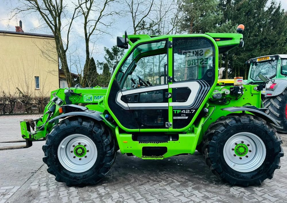 Merlo TF 42.7 CS - Телескопски ракувач: слика 2 Merlo TF 42.7 CS - Телескопски ракувач: слика 2