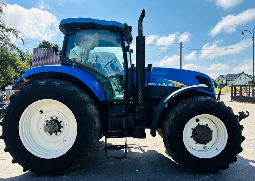 New Holland T7030 - Трактор: слика 2 New Holland T7030 - Трактор: слика 2