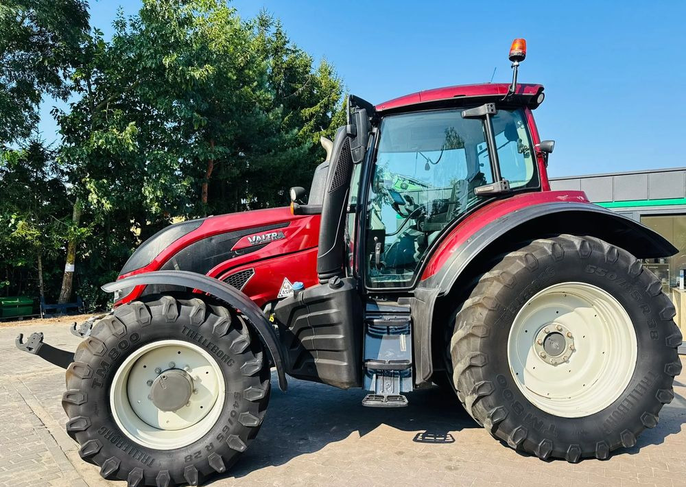 Valtra T174 Versu - Трактор: слика 2 Valtra T174 Versu - Трактор: слика 2