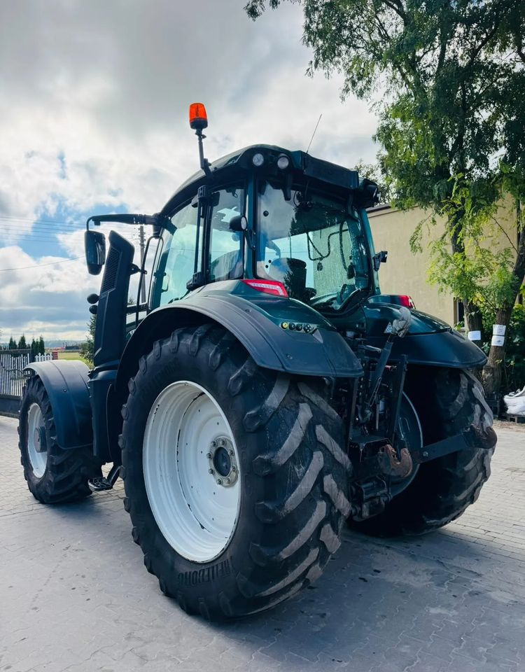 Valtra T214 Versu - Трактор: слика 2 Valtra T214 Versu - Трактор: слика 2