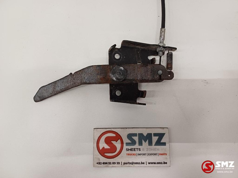 Caterpillar Cabin door lever + cable Caterpillar - Врата и делови за Камион: слика 2 Caterpillar Cabin door lever + cable Caterpillar - Врата и делови за Камион: слика 2