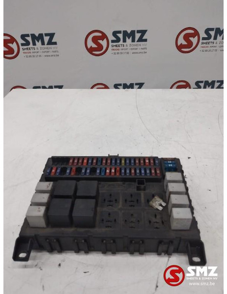 DAF Occ ECU zekeringskast DAF XF95 1452112 - Единица за контрола за Камион: слика 1 DAF Occ ECU zekeringskast DAF XF95 1452112 - Единица за контрола за Камион: слика 1