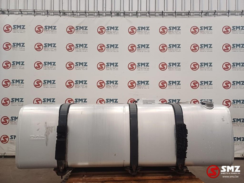 DAF Occ brandstoftank met steunen 750L DAF - Резервоар за гориво за Камион: слика 1 DAF Occ brandstoftank met steunen 750L DAF - Резервоар за гориво за Камион: слика 1
