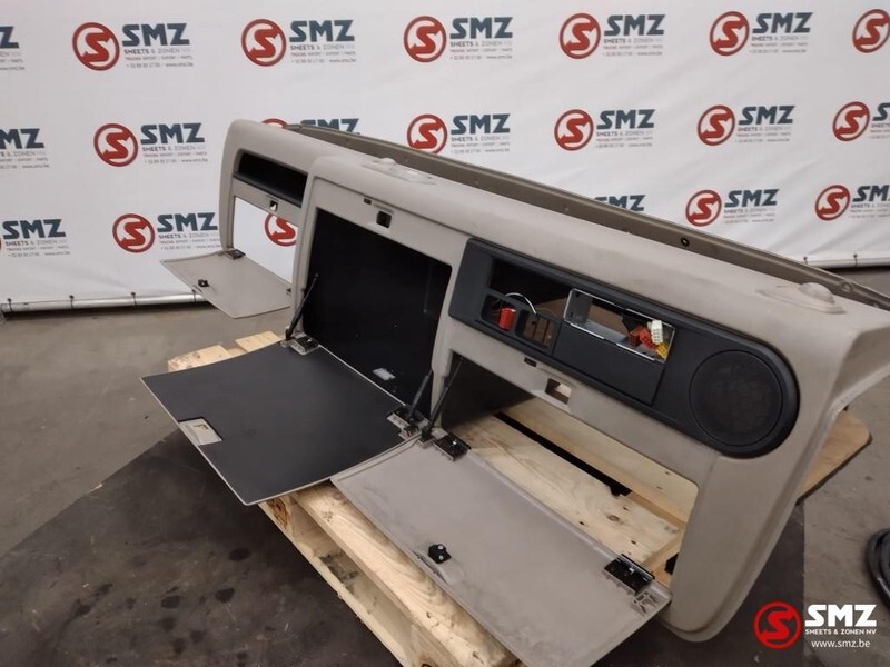 DAF Occ cabine opbergkast boevenaan DAF XF 106 1974464 - Кабина и ентериер за Камион: слика 2 DAF Occ cabine opbergkast boevenaan DAF XF 106 1974464 - Кабина и ентериер за Камион: слика 2