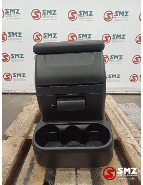 Iveco Occ koelkast 24L Iveco - Кабина и ентериер за Камион: слика 1 Iveco Occ koelkast 24L Iveco - Кабина и ентериер за Камион: слика 1