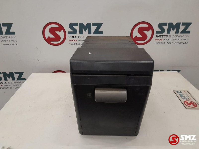 Iveco Occ koelkast Iveco - Кабина и ентериер за Камион: слика 1 Iveco Occ koelkast Iveco - Кабина и ентериер за Камион: слика 1