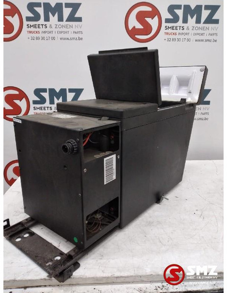 Iveco Occ koelkast Iveco - Кабина и ентериер за Камион: слика 2 Iveco Occ koelkast Iveco - Кабина и ентериер за Камион: слика 2